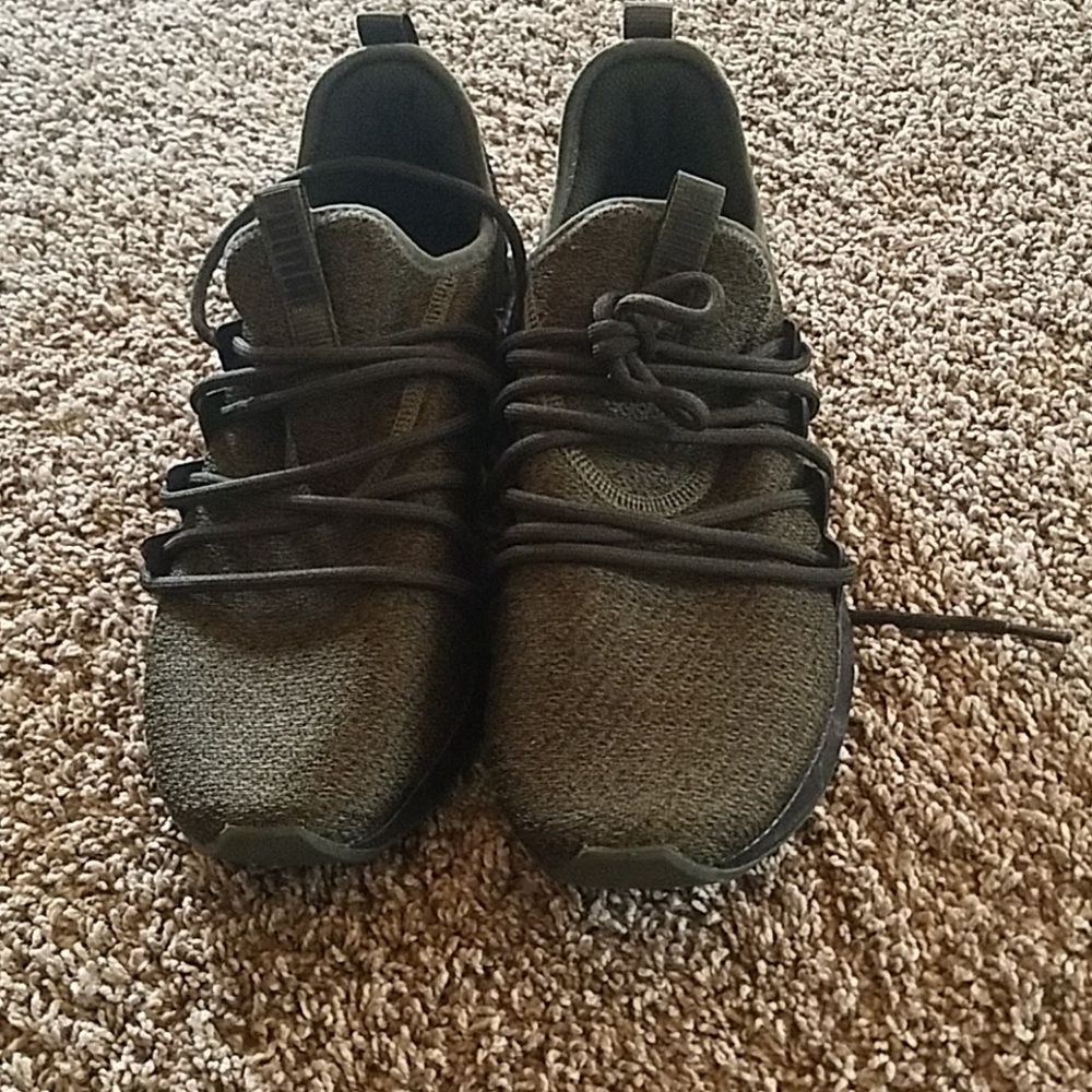 Brand new puma sneakers